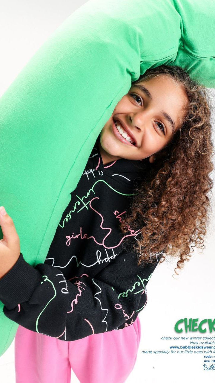 Girls Black & Pink Tracksuit – Fun Contrast & Cozy Winter Vibes